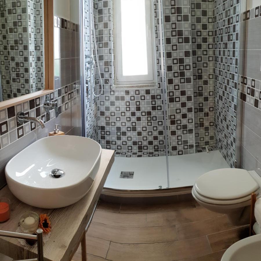 Single Room Private External Bathroom,891734362:JPEG