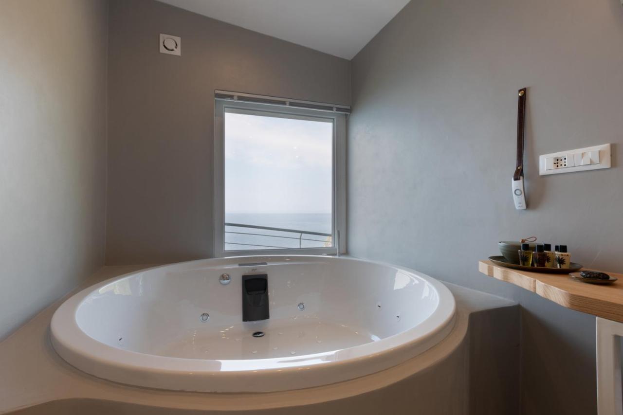 Deluxe Double Room with Sea View,1128846096:JPEG