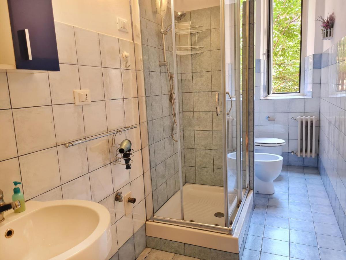 Triple Room Private External Bathroom,1225501913:JPEG