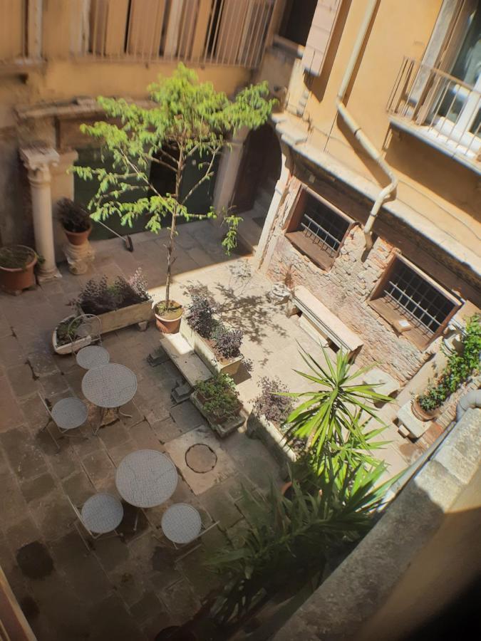 Apartament z balkonem