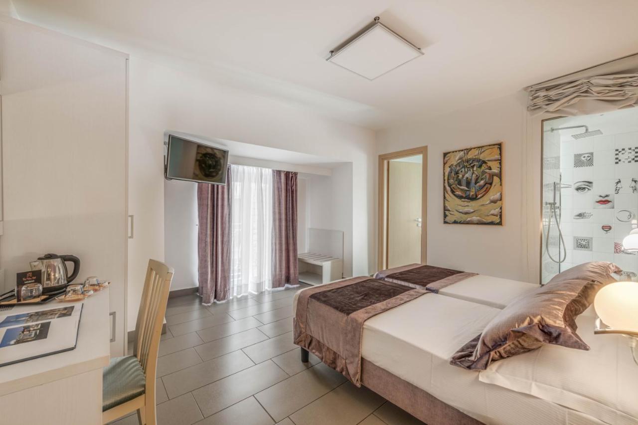 Double or Twin Room,1129105182:JPEG