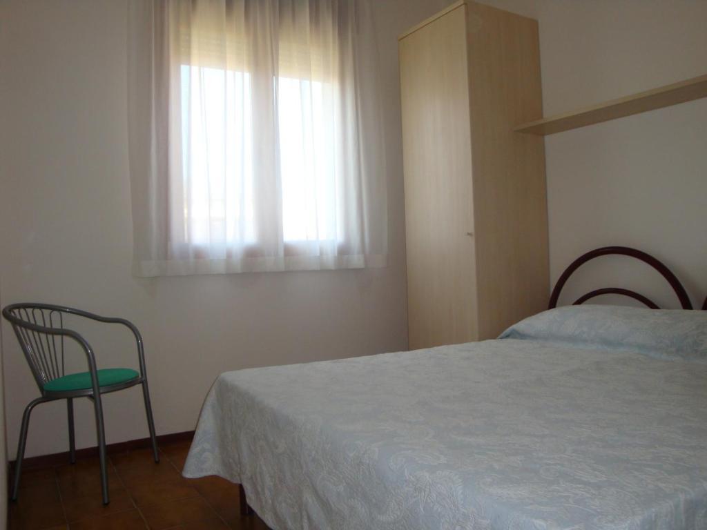 One-Bedroom Apartment,693615807:JPEG