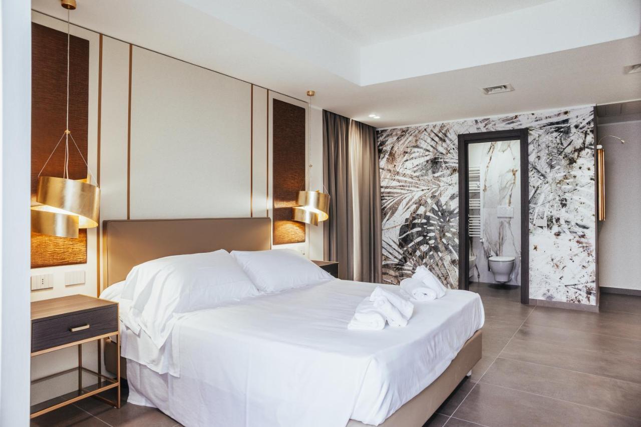 Royal Suite with Jacuzzi,1133222145:JPEG