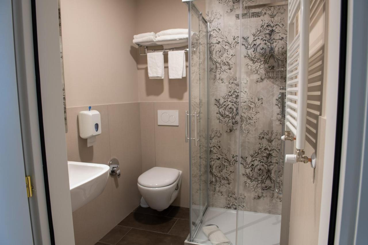 Twin Room,1135424224:JPEG