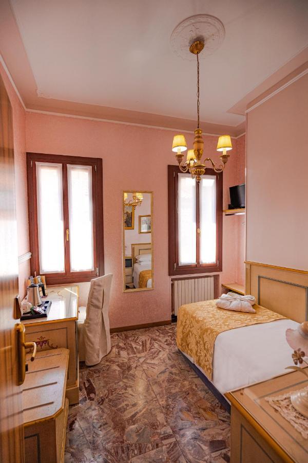Habitación Individual Estándar con baño privado externo