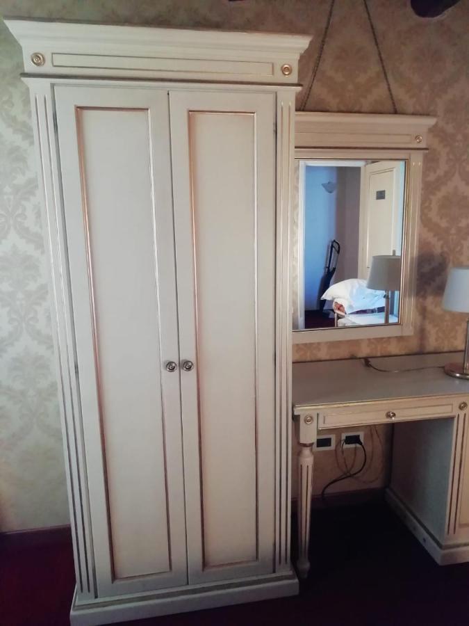 Pokój Trzyosobowy z prywatną łazienką