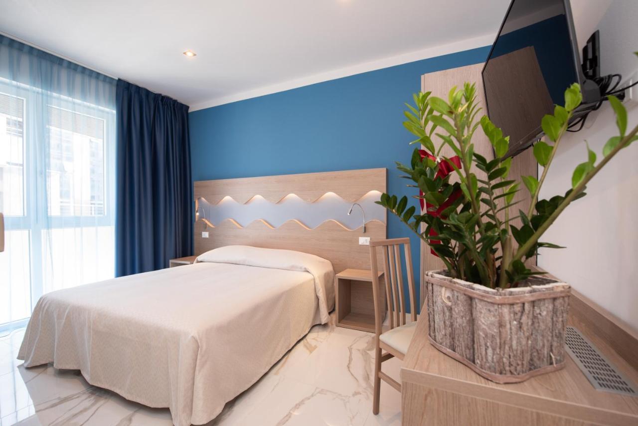 Quadruple Room with Private Bathroom