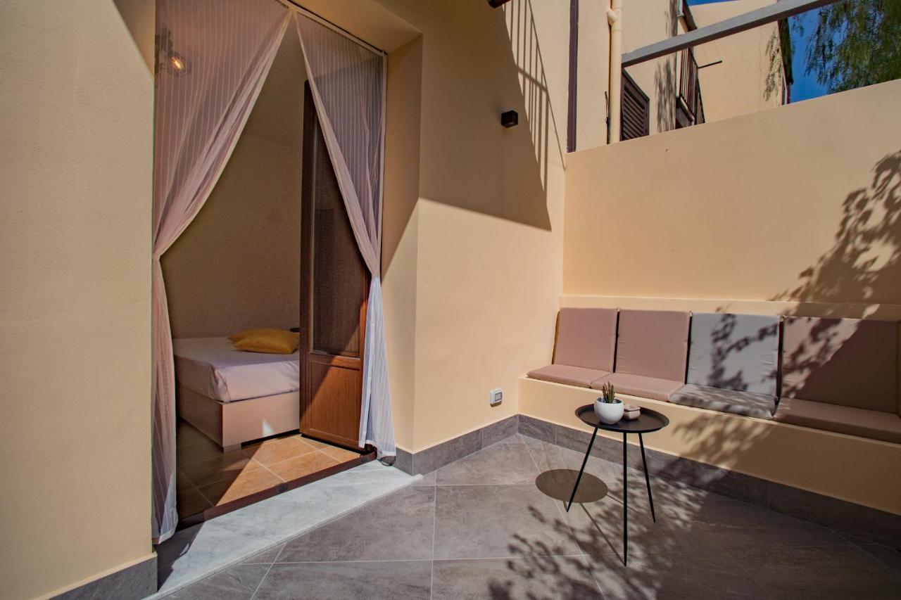 Apartment Terrace,1143146053:JPEG