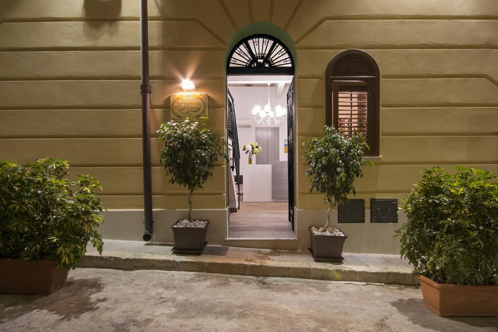Studio - Ground Floor (3 Adults)