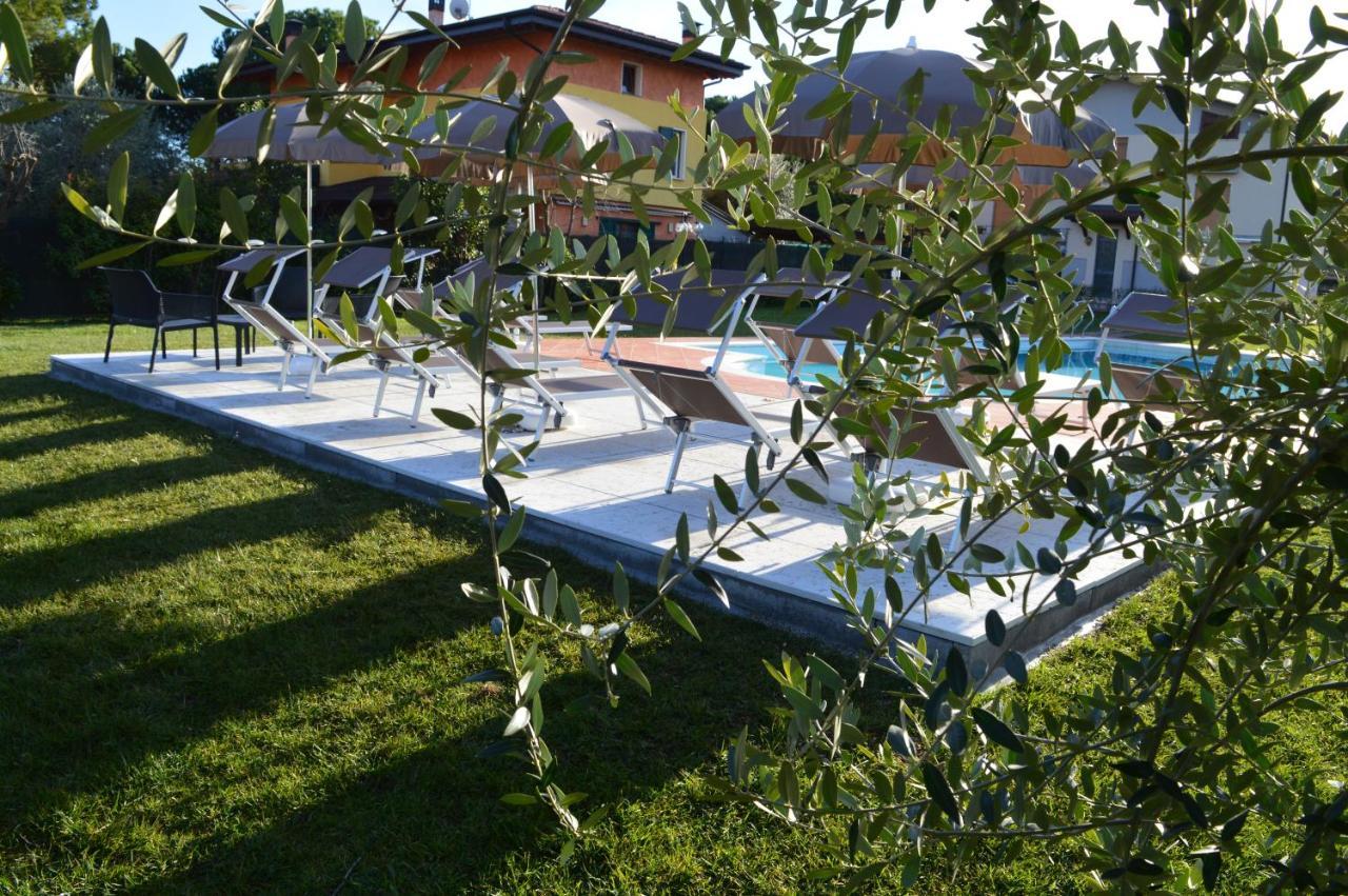 Deluxe Double or Twin Room Pool View,1146254800:JPEG