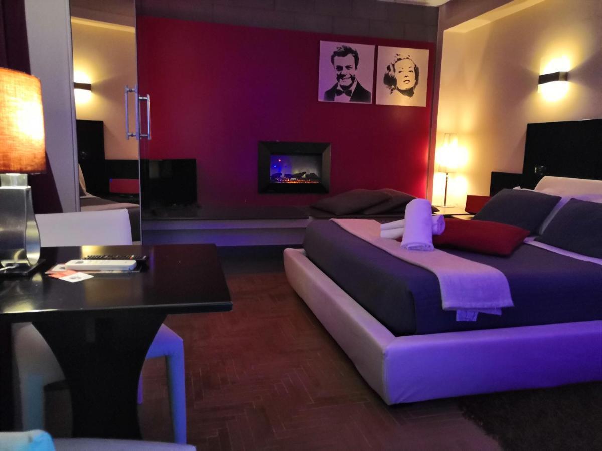 Suite with Spa Bath,1148635438:JPEG