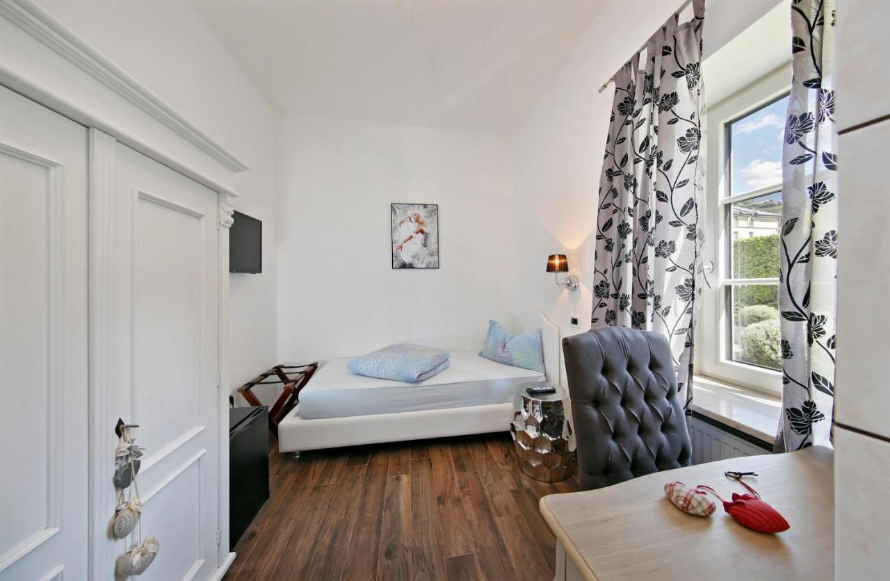 Small Single Room