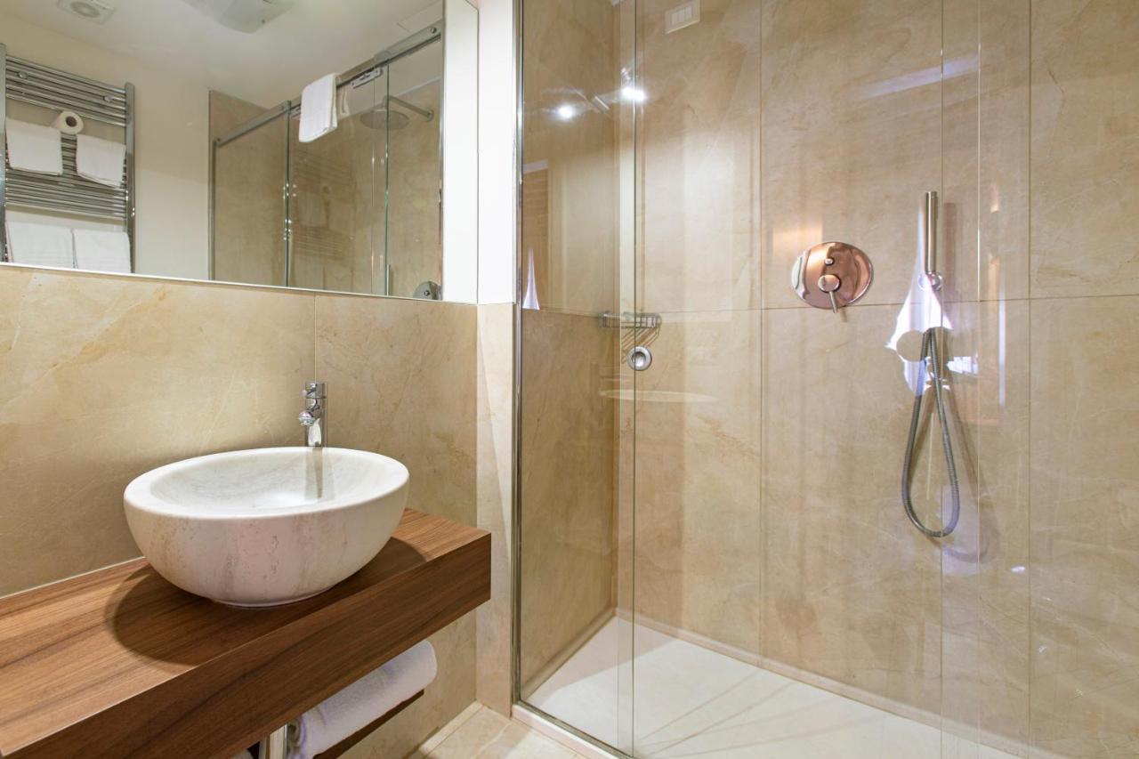 Double or Twin Room Terrace