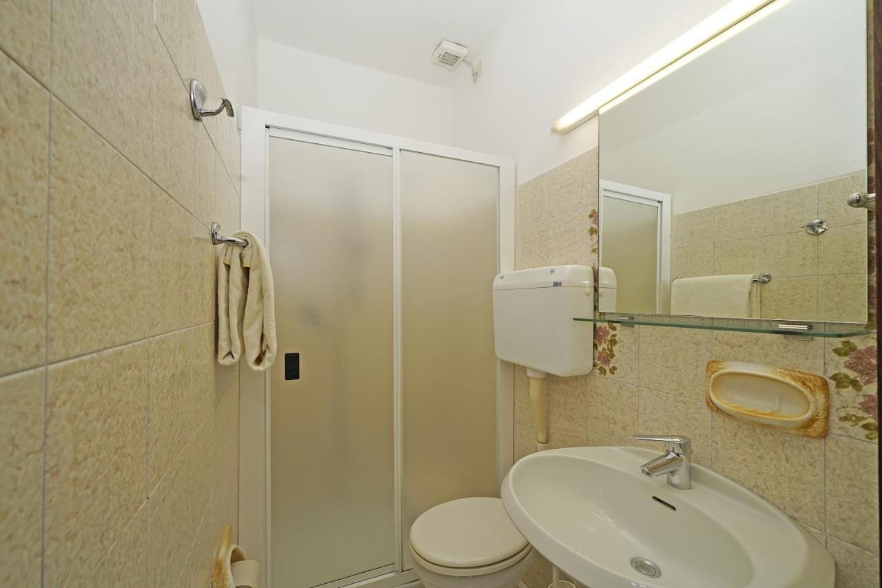 Appartamento con 2 Camere da Letto e Vista Lago