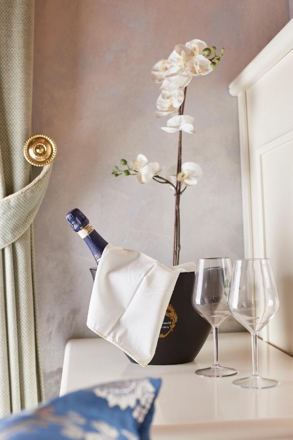 Queen Room with Spa Bath,1160591820:JPEG