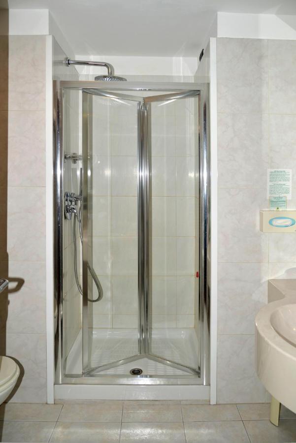 Single Room - Non-Smoking