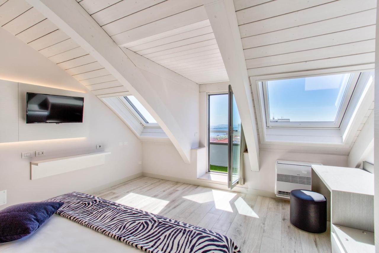 Deluxe Junior Suite,1176902356:JPEG