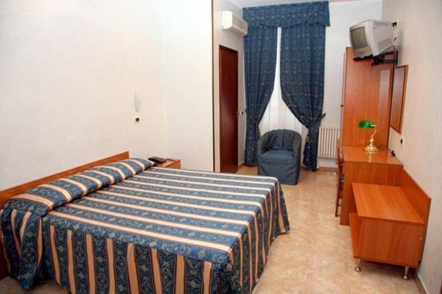 Double or Twin Room,11788378:JPEG