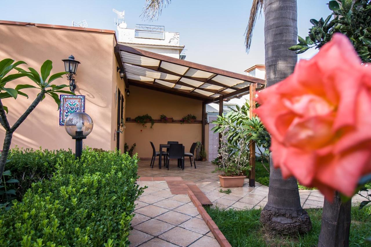 Cottage with Garden View,1180772305:JPEG