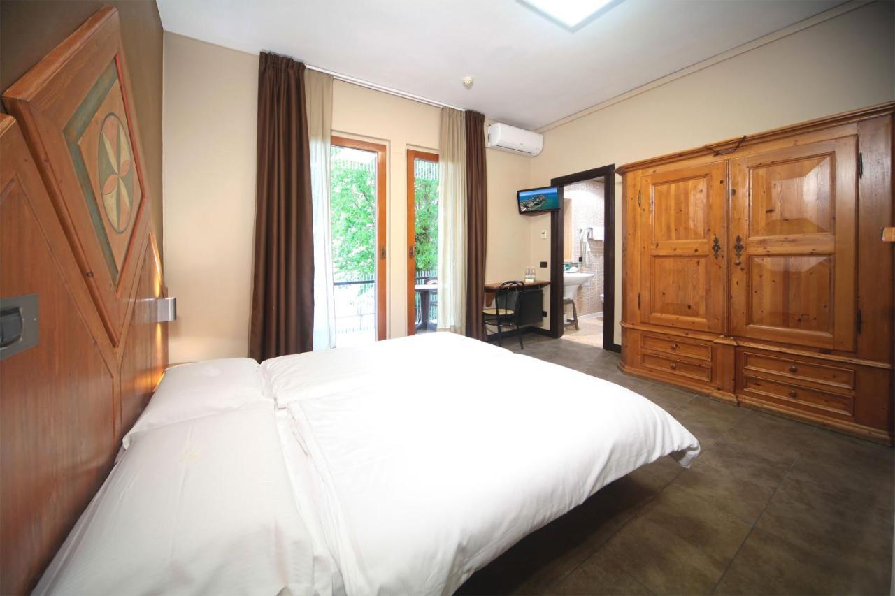 Double Room Lake View,1198169131:JPEG