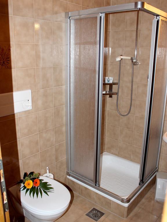 Single Room with Balcony,118565374:JPEG