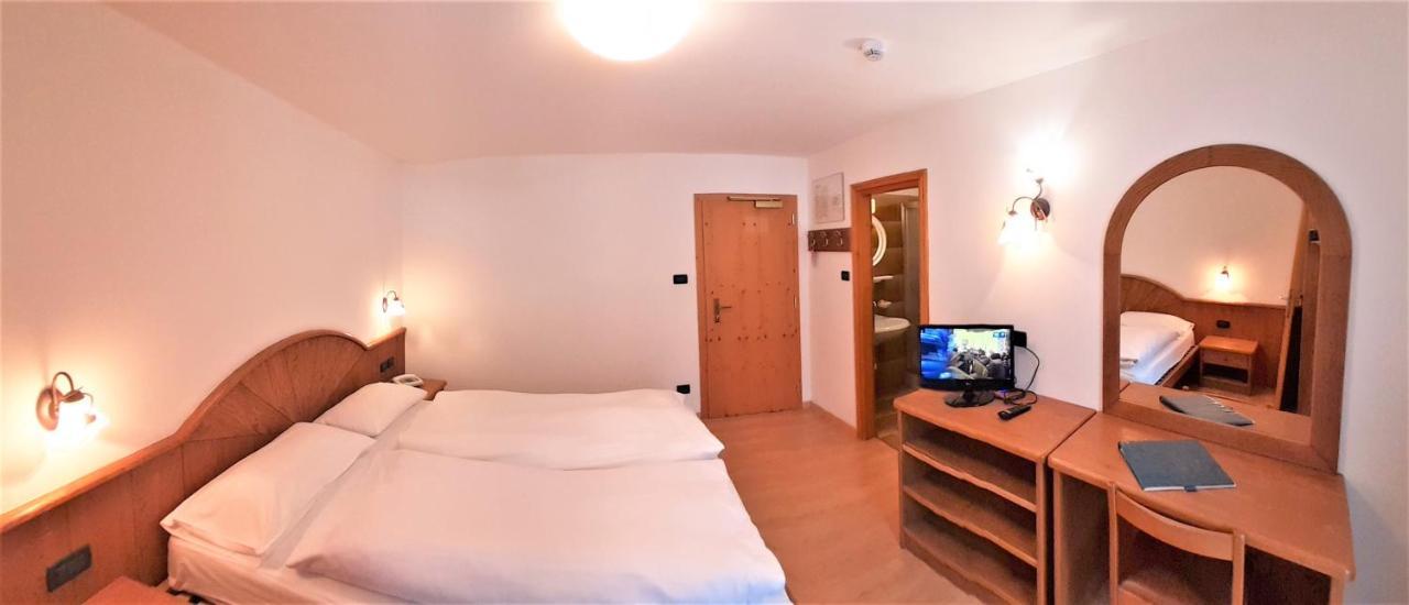 Habitación Doble con vistas a la montaña