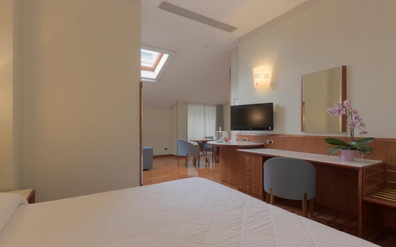 Double or Twin Room,829485047:JPEG