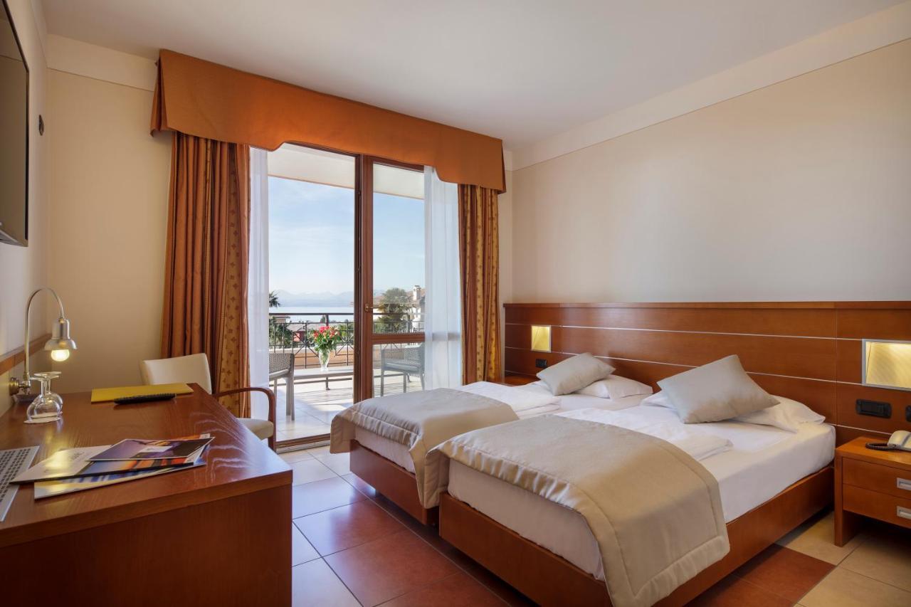 Superior Double or Twin Room Lake View