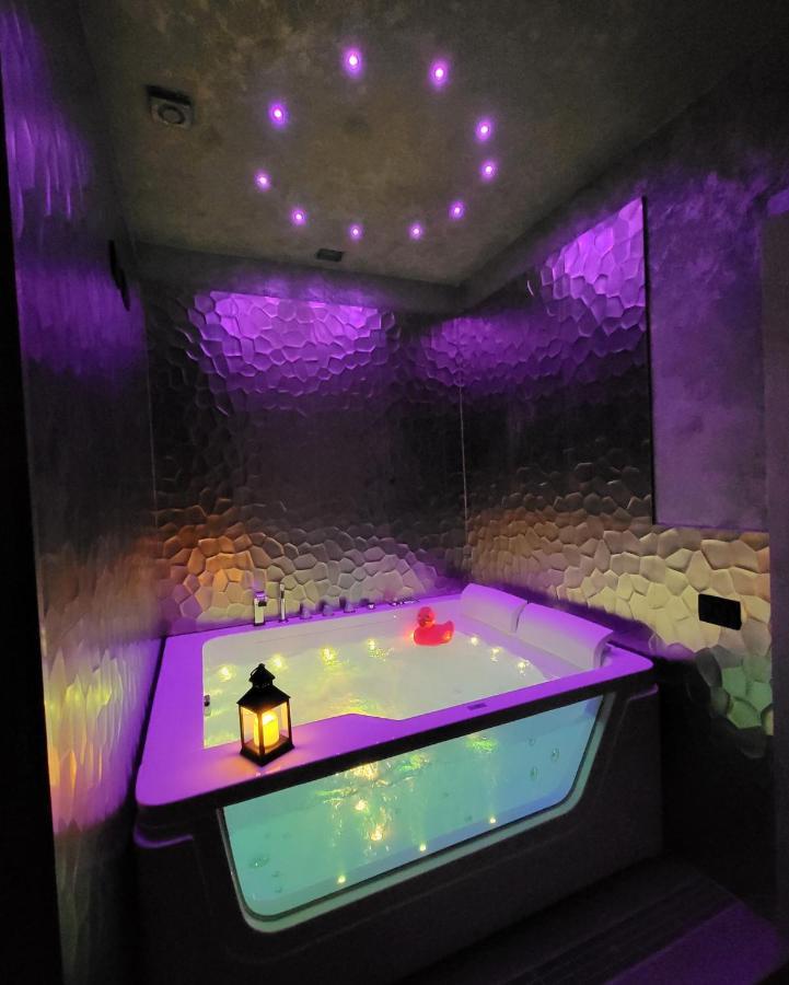 Quarto Queen Deluxe com Banheira de Hidromassagem