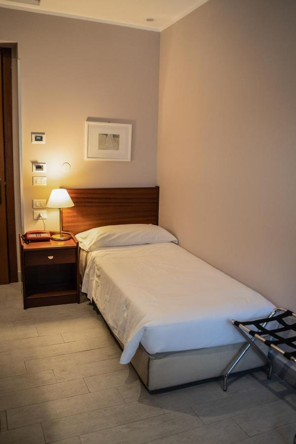 Single Room,1209594448:JPEG