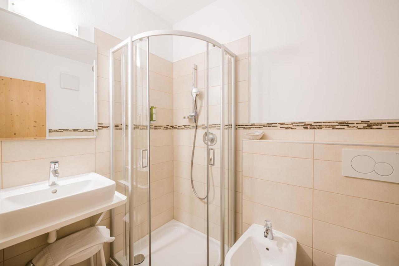 Single Room,1190959987:JPEG