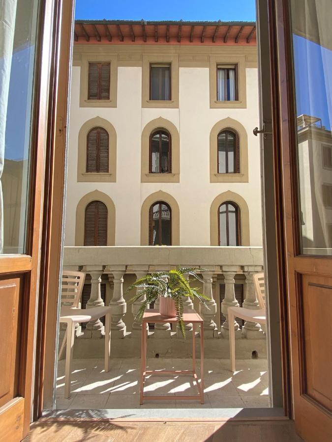Apartament typu Suite z łóżkiem typu king-size i balkonem