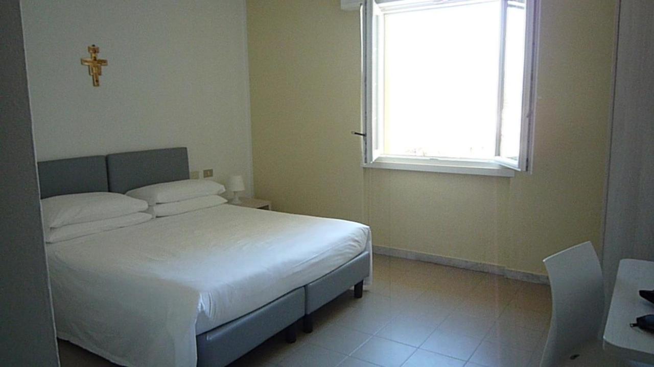 Standard Doppel- oder Zweibettzimmer mit Gartenblick