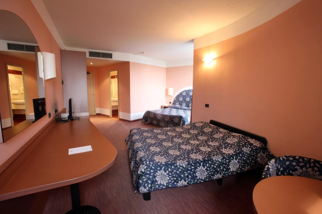 Standard Quadruple Room,119259606:JPEG