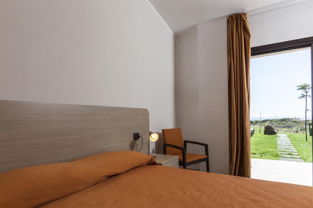 Deluxe Double or Twin Room with Garden View