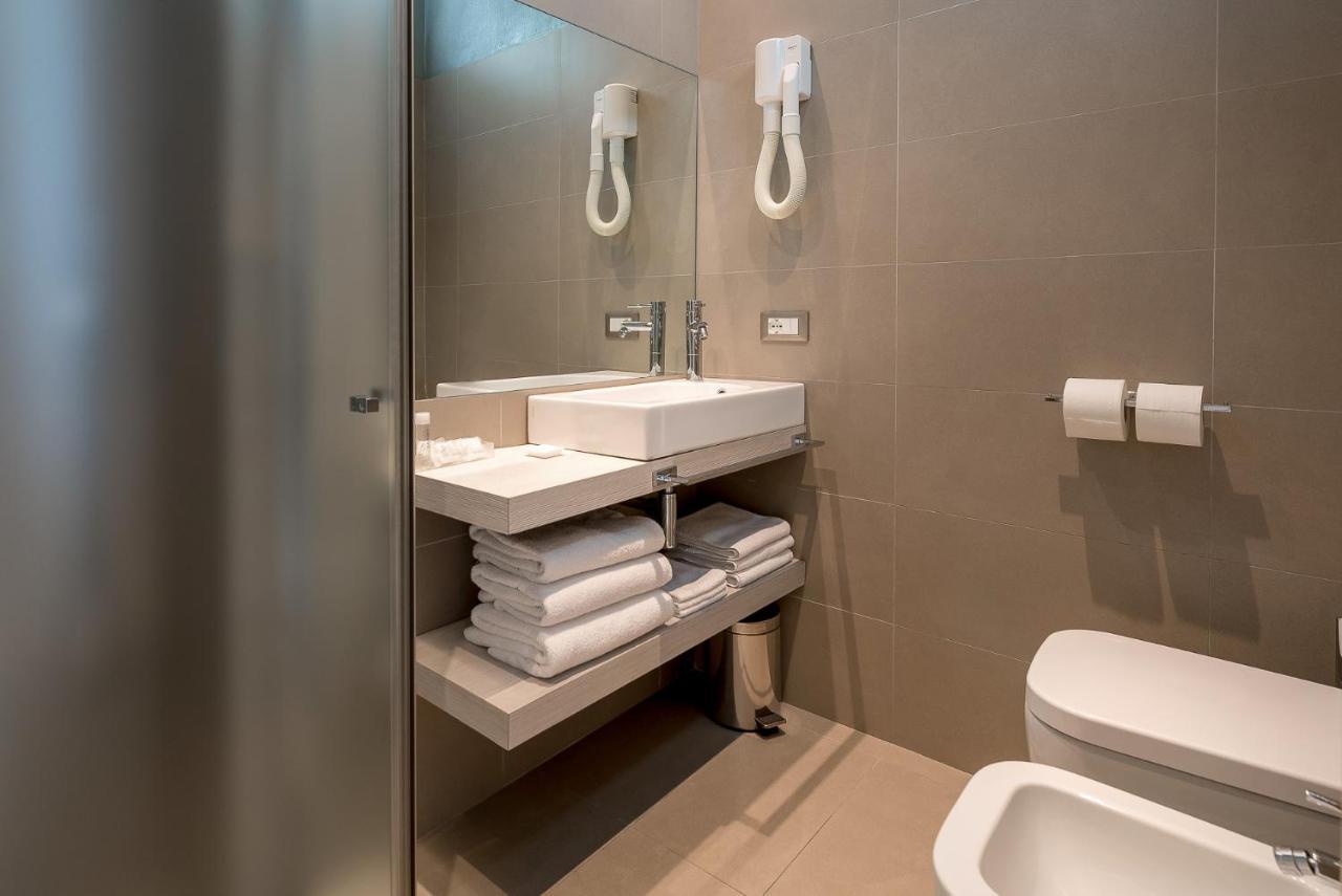 Standard Quadruple Room,1742610897:JPEG