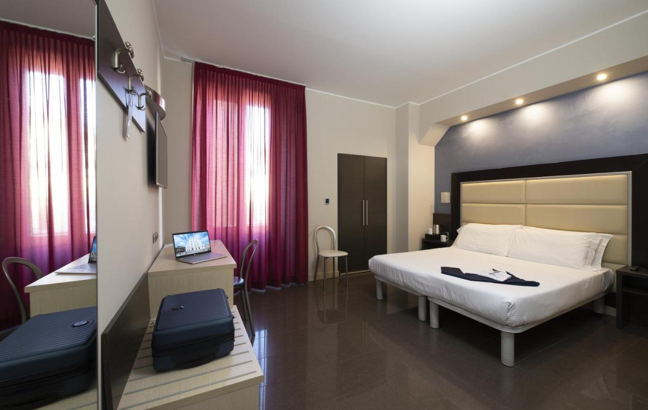 Twin Room,1194987088:JPEG