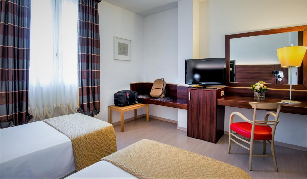 Triple Room,1195325920:JPEG