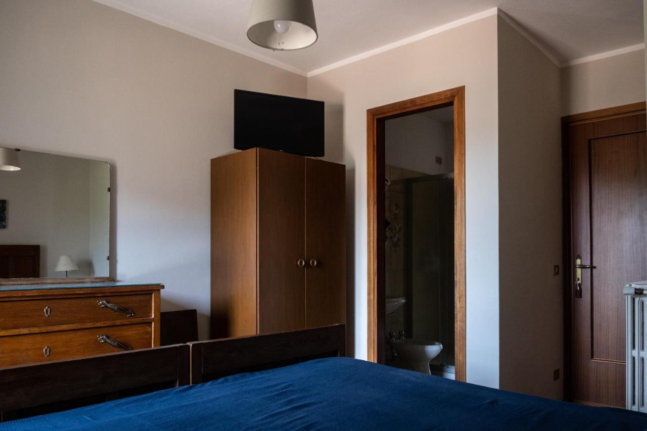 Doppel- oder Zweibettzimmer