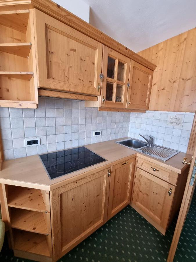 Deluxe One-Bedroom Apartment,1198665487:JPEG