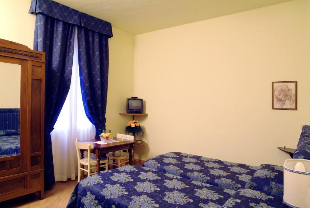 Standard Double or Twin Room with Street View