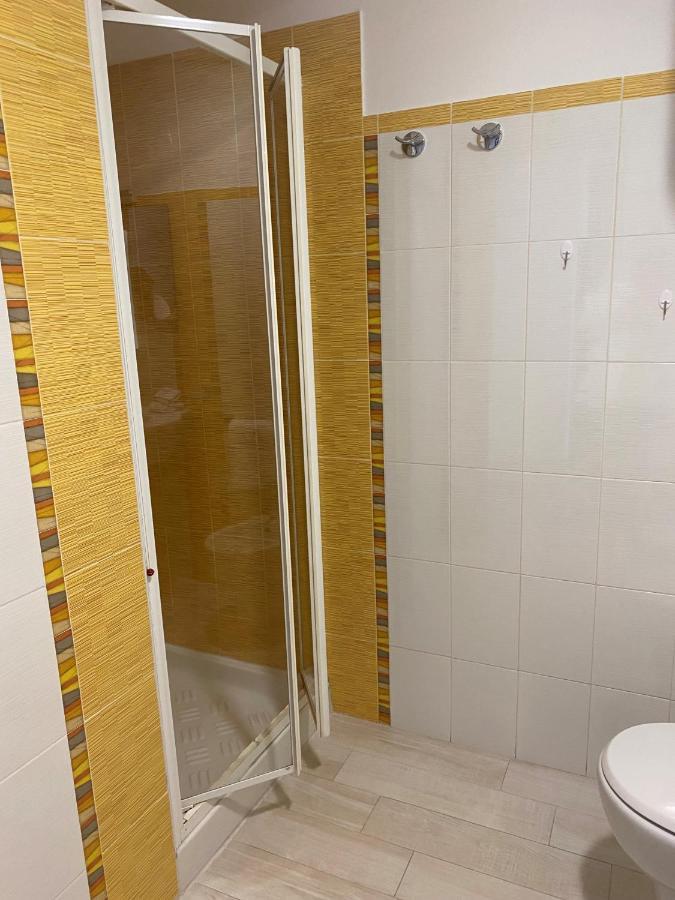 Standard Apartment,1246179880:JPEG