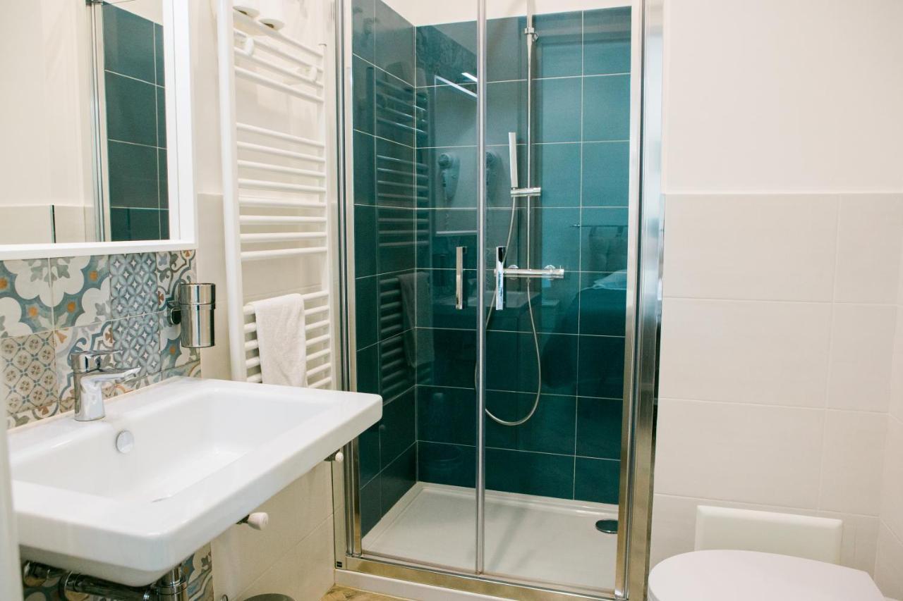 Three-Bedroom Apartment,1202423818:JPEG