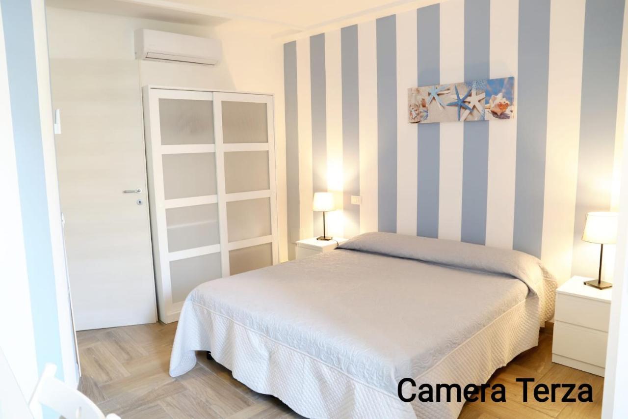 Camera Matrimoniale/Doppia con Letti Singoli con Bagno Privato