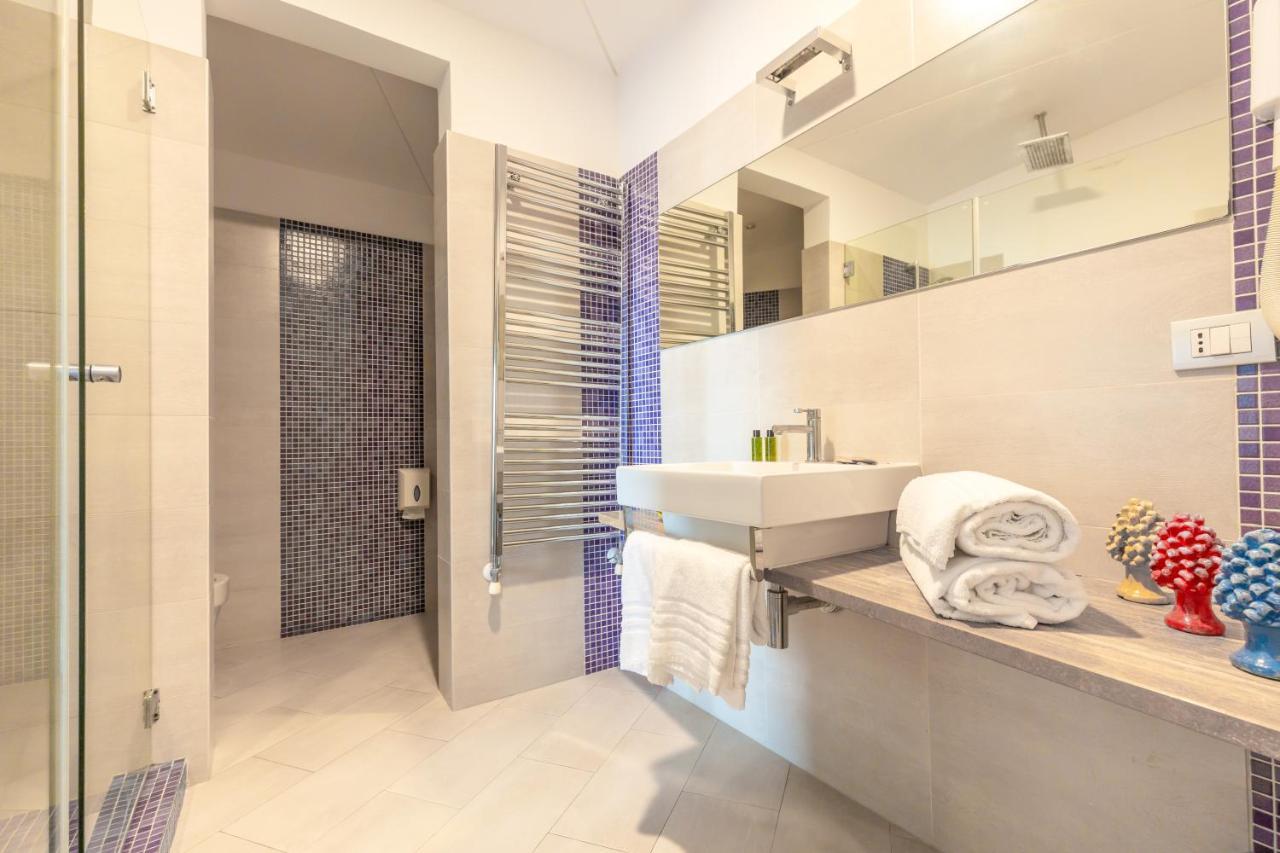 Deluxe Triple Room with Sea View,1207232200:JPEG