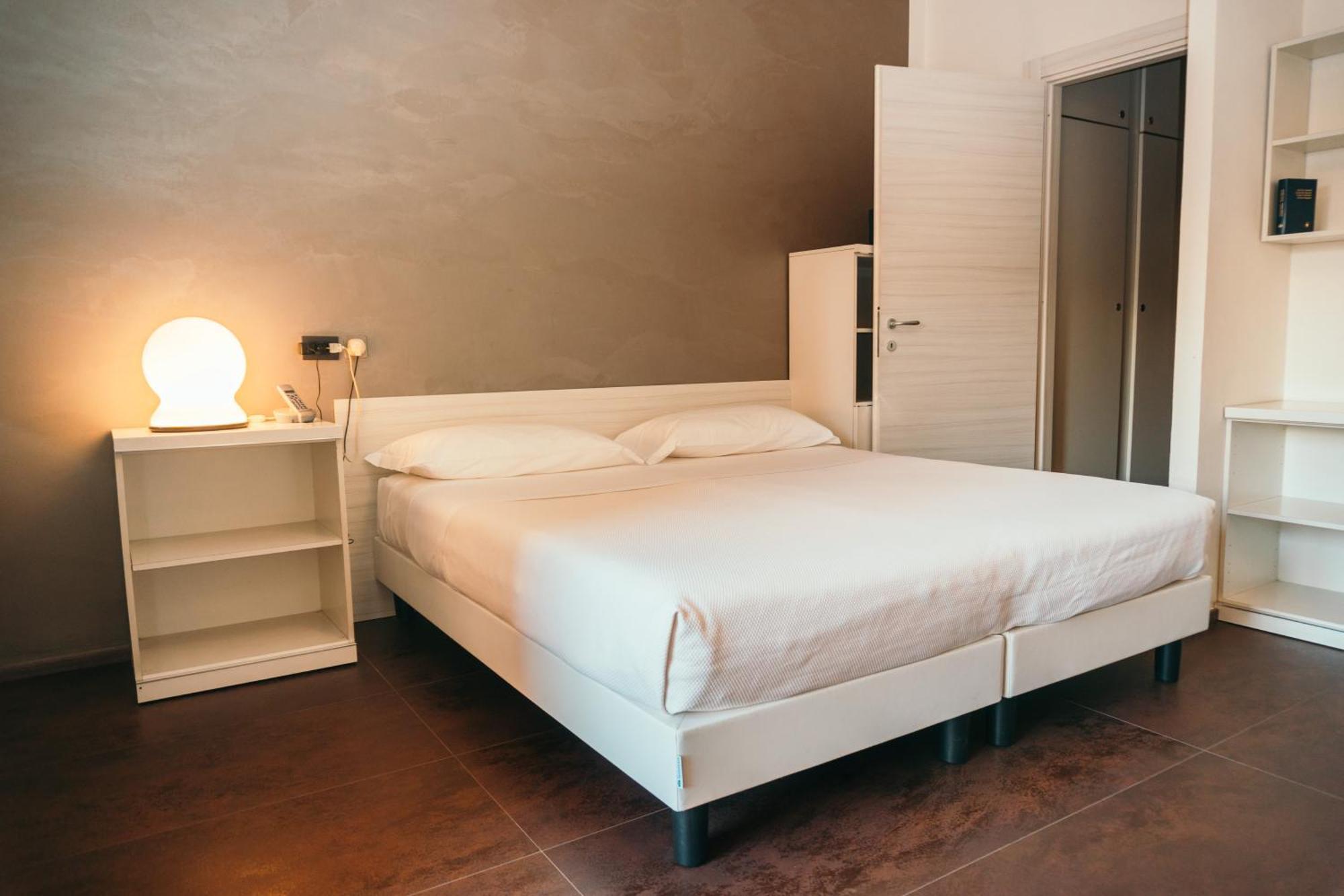 Single Room,1645647876:JPEG