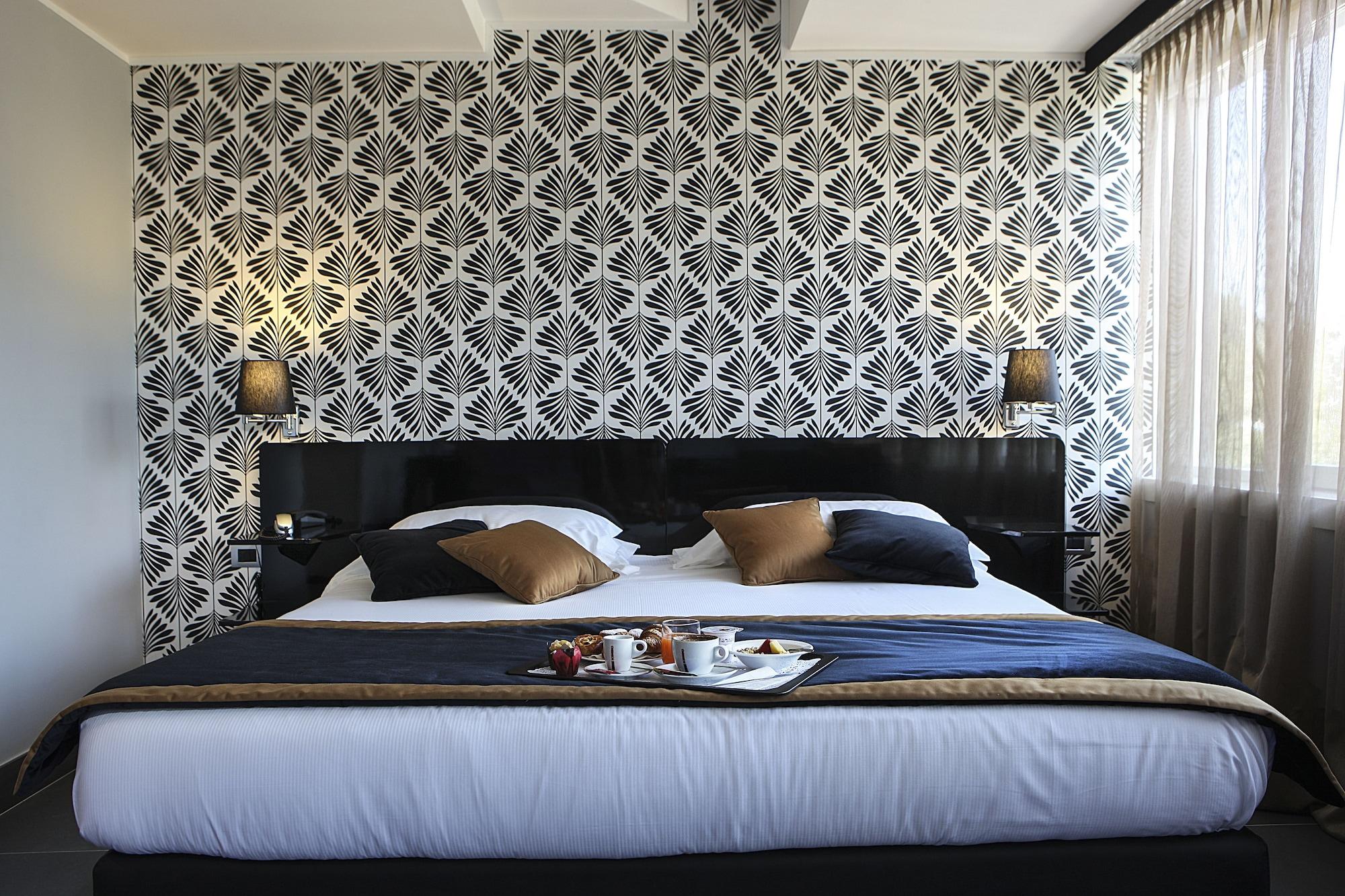 Deluxe King Room Sofa Bed