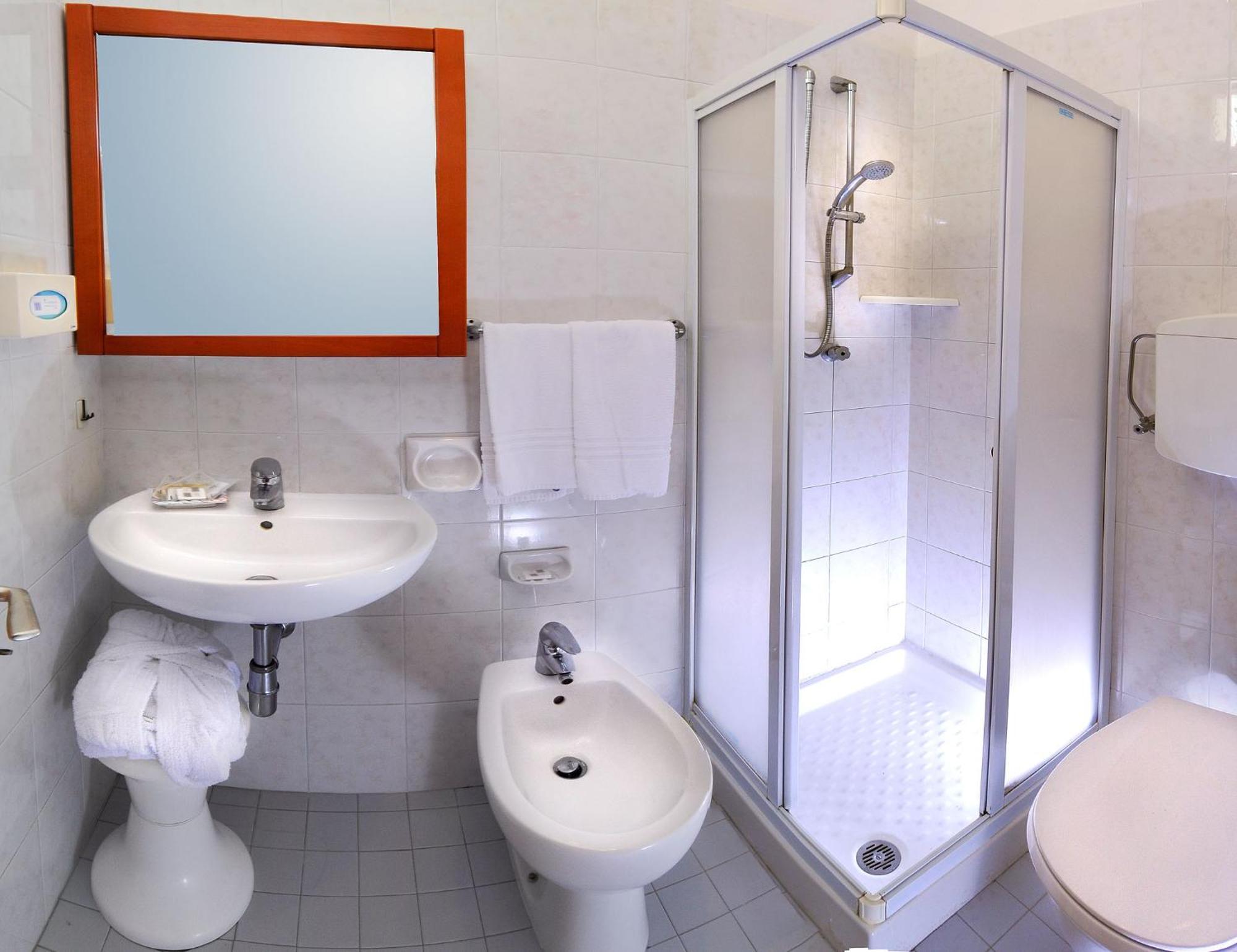 Standard Single Room,1209431551:JPEG