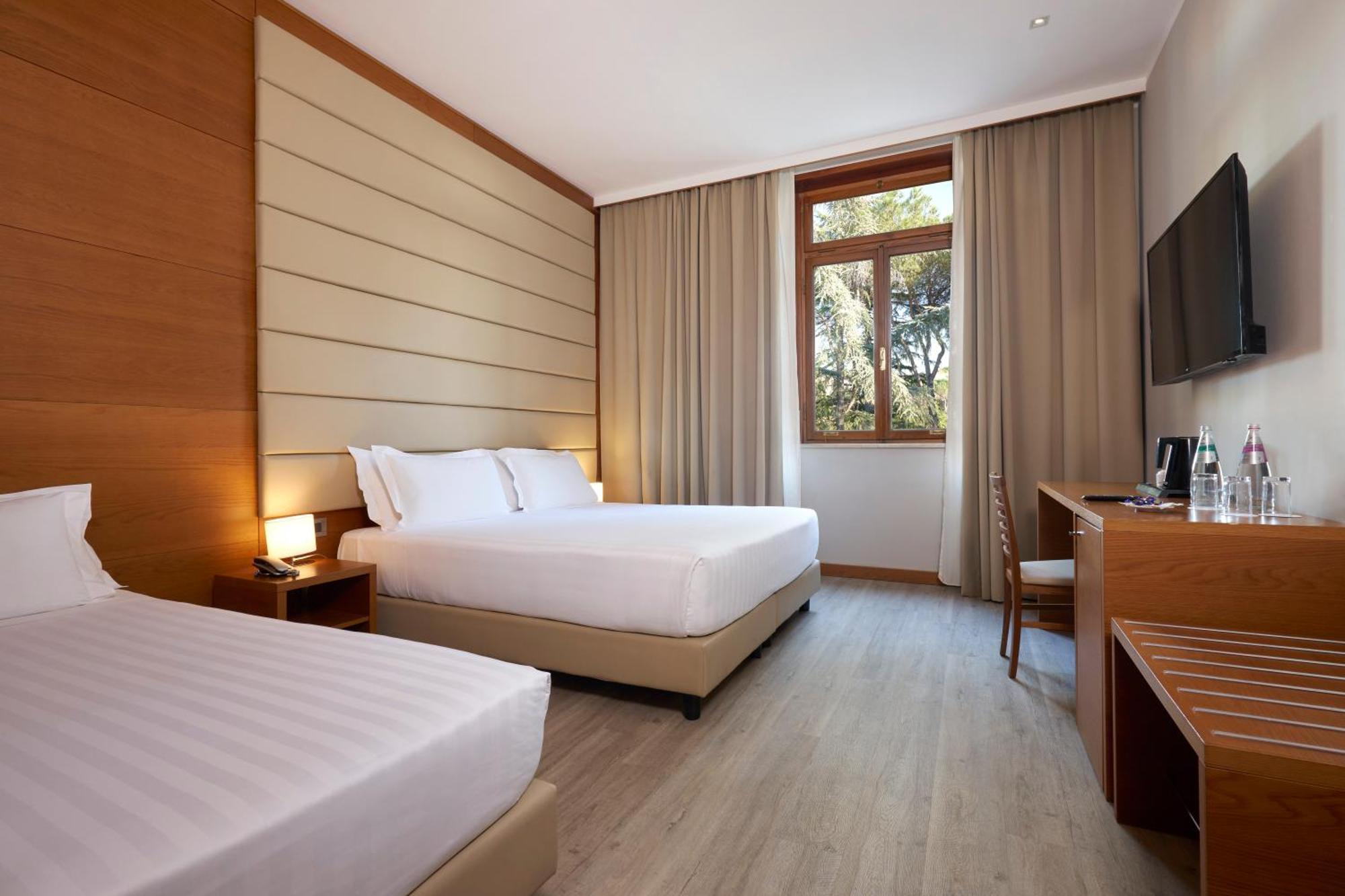 Family Room,1341702407:JPEG