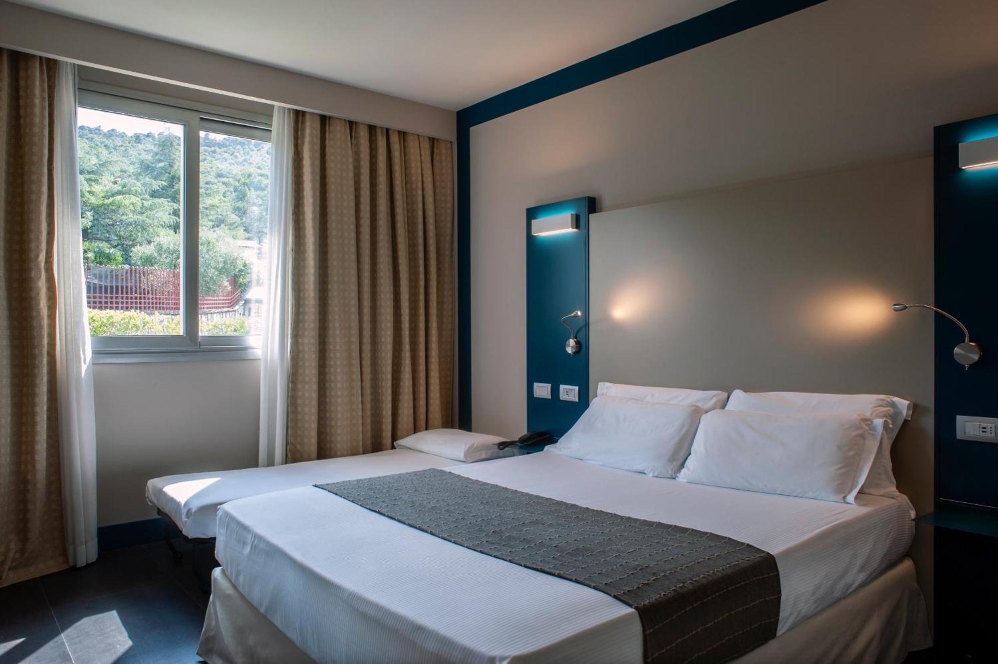 Executive Triple Room